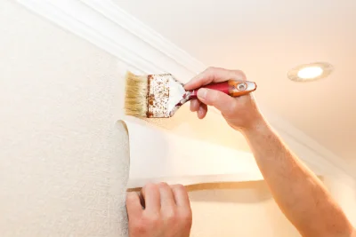 Pose de papier peint à Vouneuil-sous-Biard — revêtements muraux et toiles de verre